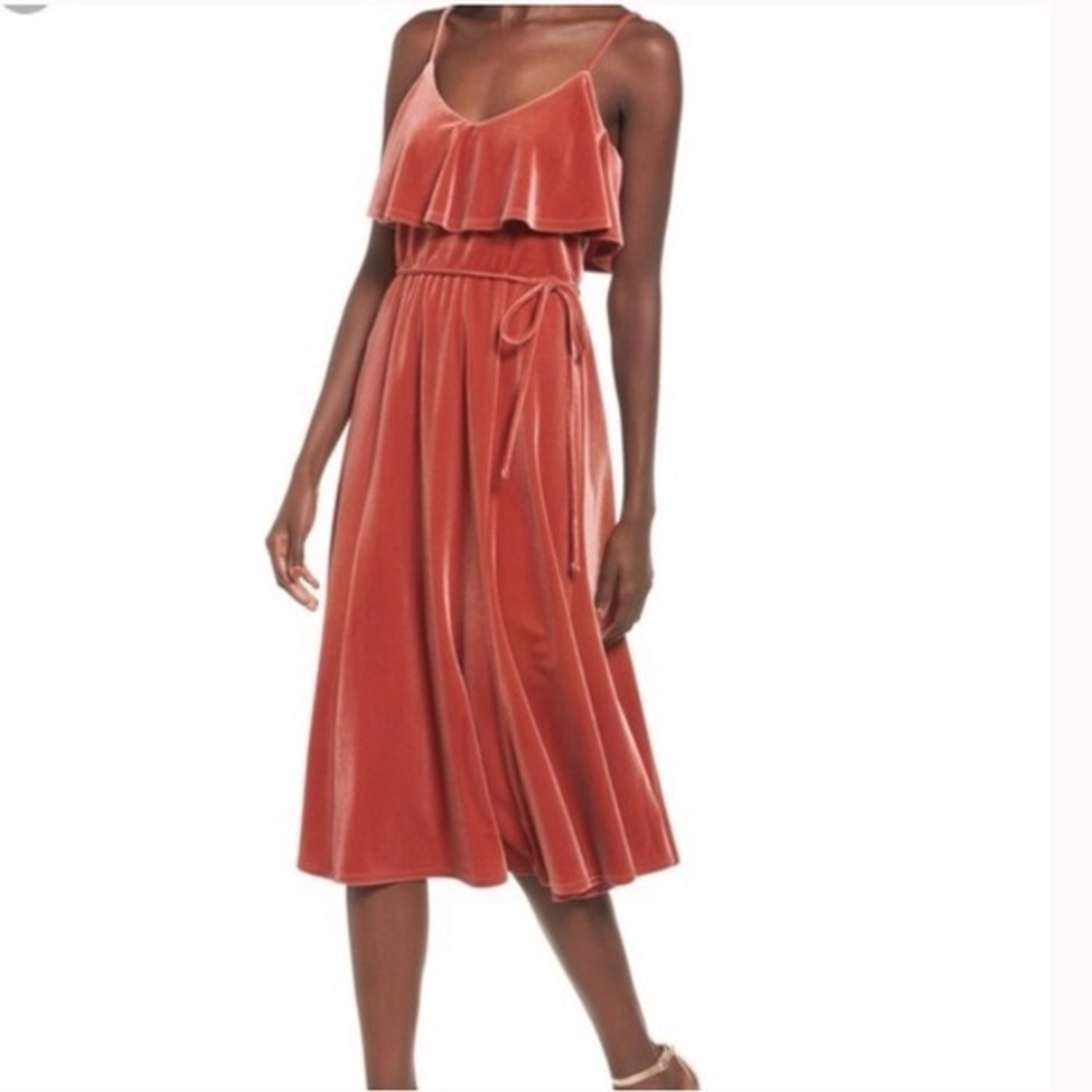 June & Hudson Velvet Midi Dress